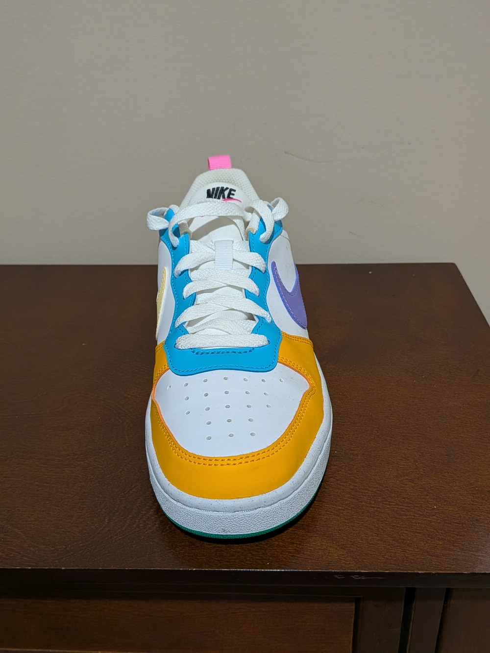 Kids 7 Nike Court "BOROUGH" Low Top Sneakers - Picture 9 of 12